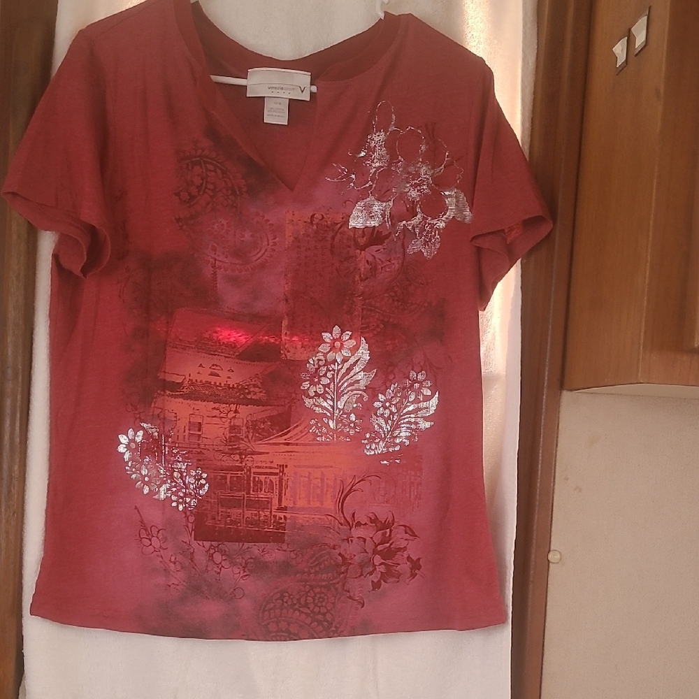 Red Graphic V-Neck T-Shirt